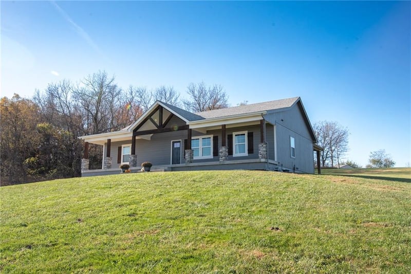 4012 Hackberry Ln, Bates City, MO 64011
