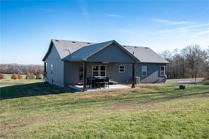 4012 Hackberry Ln, Bates City, MO 64011