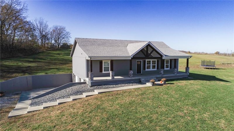 4012 Hackberry Ln, Bates City, MO 64011