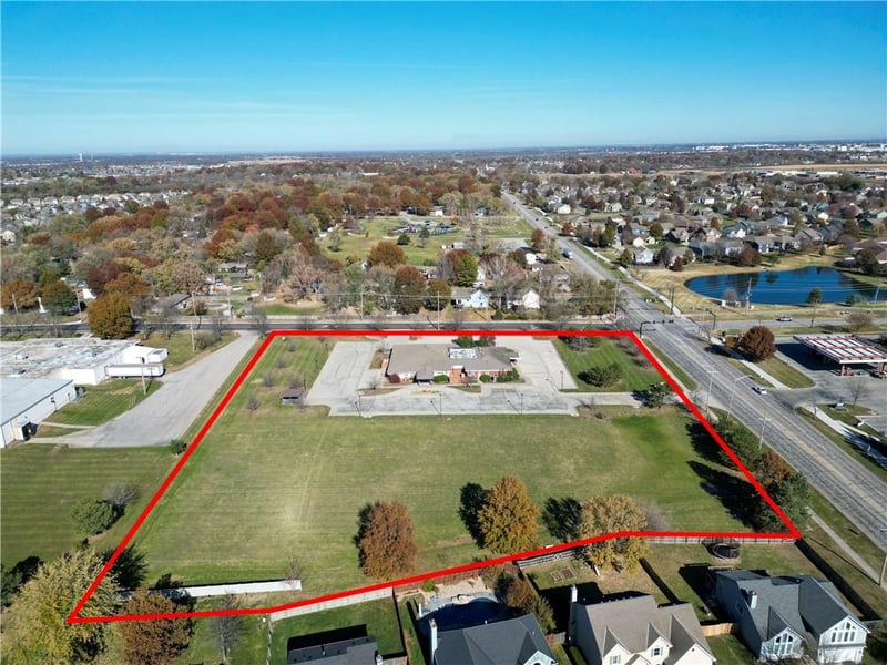 18320 Center St, Gardner, KS 66030