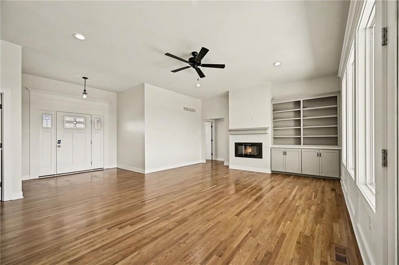7203 92 Hw, Smithville, MO 64089