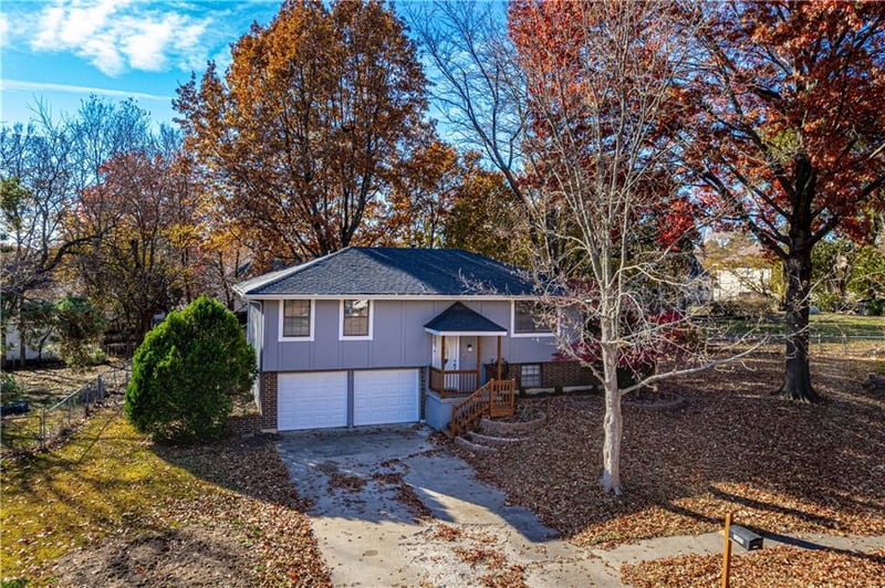 1205 5th St, Lee's Summit, MO 64063