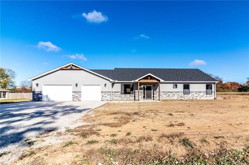 106 Lake Shore Dr, Windsor, MO 65360