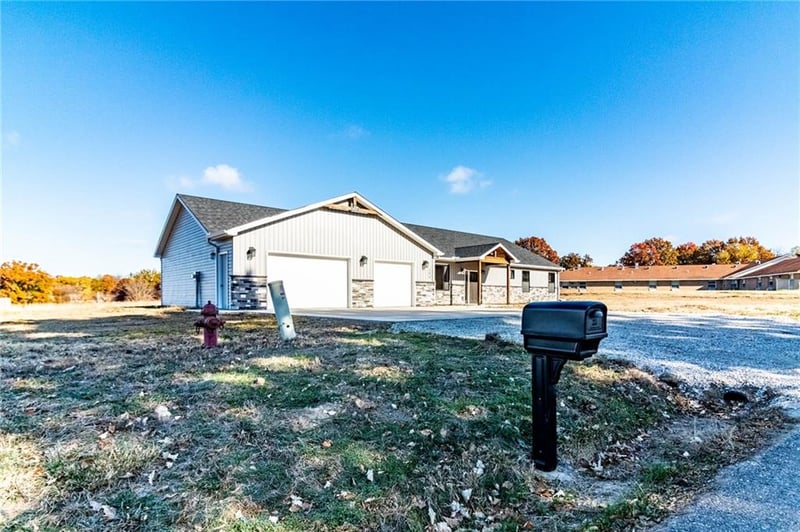 106 Lake Shore Dr, Windsor, MO 65360