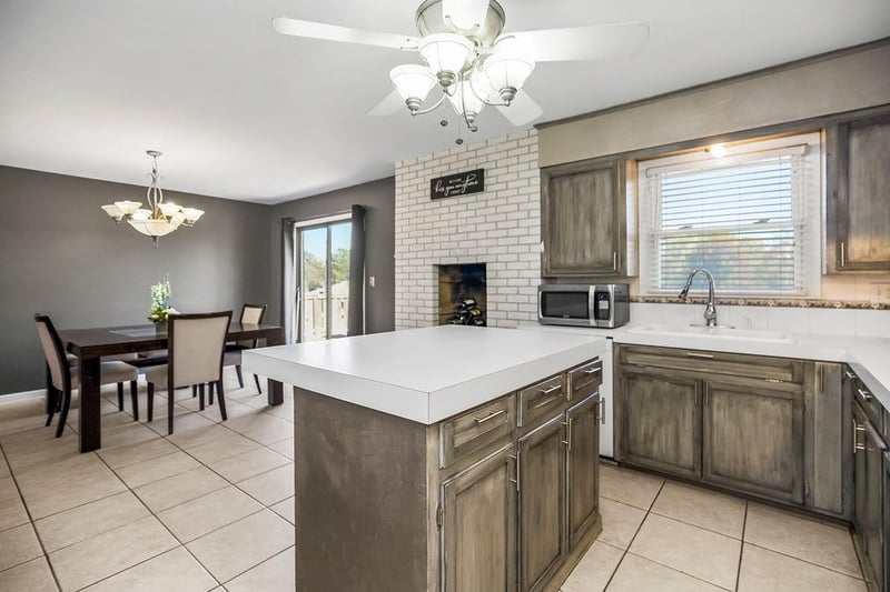 4931 Flora Ave, Kansas City, MO 64118