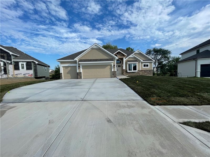 8512 90th Ter, Kansas City, MO 64153