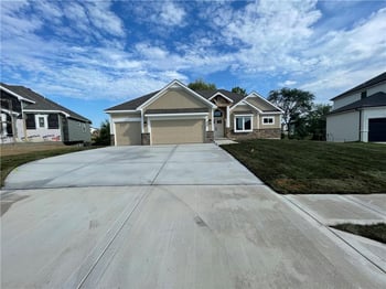 8512 NW 90th Ter, Kansas City, MO 64153