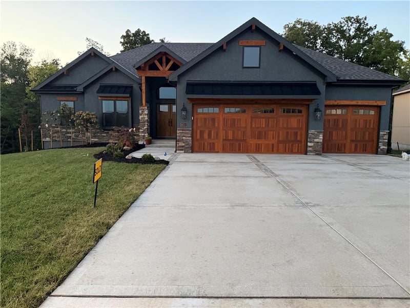 8512 NW 90th Ter, Kansas City, MO 64153