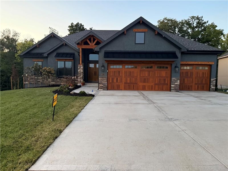 8512 NW 90th Ter, Kansas City, MO 64153