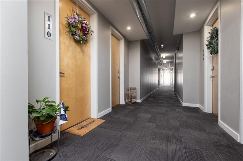 522 Locust Ln #110, Kansas City, MO 64106