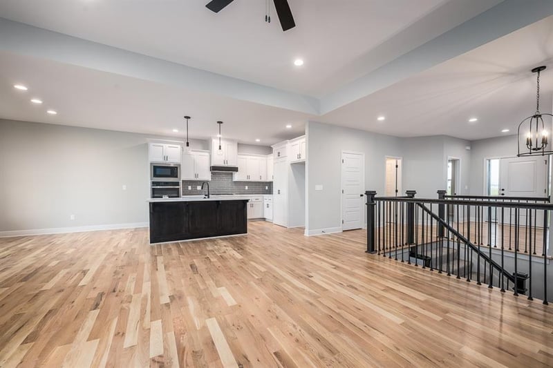 24695 Evans Rd, Tonganoxie, KS 66086
