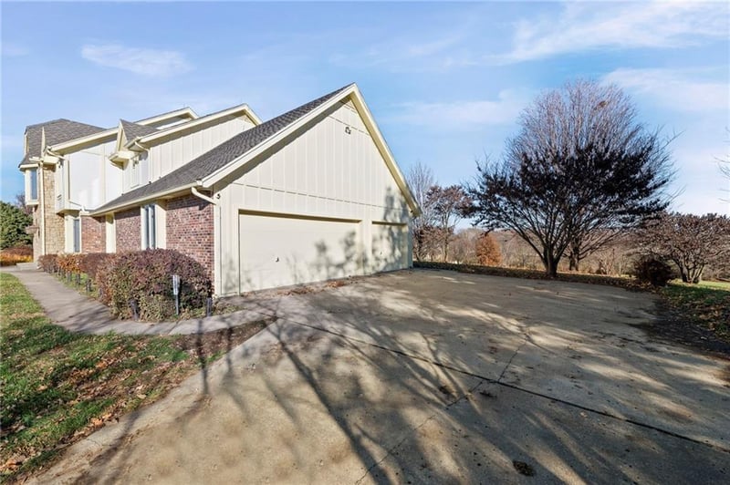7801 N Childress Ave, Kansas City, MO 64152