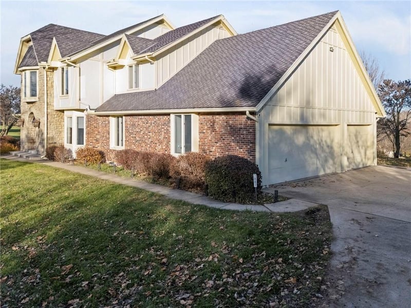 7801 N Childress Ave, Kansas City, MO 64152