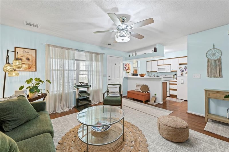 6826 Olive St, Kansas City, MO 64118