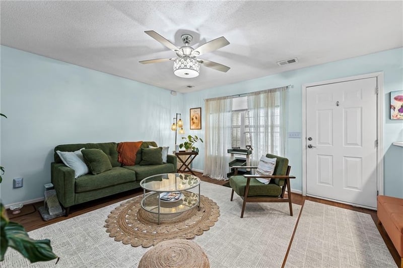 6826 Olive St, Kansas City, MO 64118