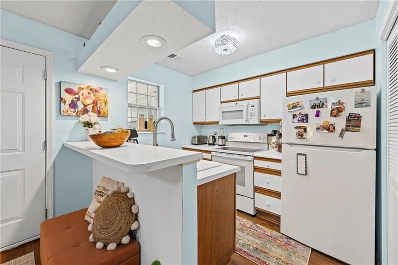 6826 Olive St, Kansas City, MO 64118