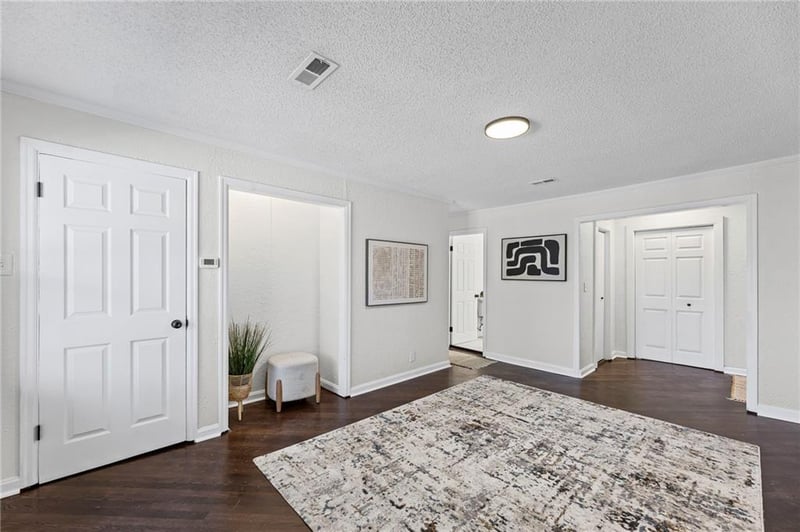 5631 Parkview Ave, Kansas City, KS 66104