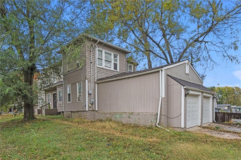 5047 Woodland Ave, Kansas City, MO 64110