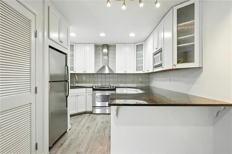 5010 Baltimore Ave #106, Kansas City, MO 64112