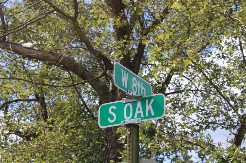 113 S Oak St, Mulberry, KS 66756