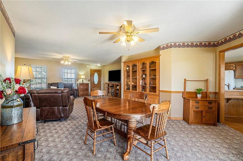 22543 Dempsey Rd N, Leavenworth, KS 66048