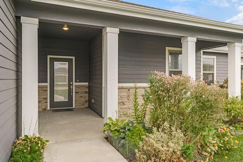 1202 Little Knife Dr, Lawrence, KS 66049