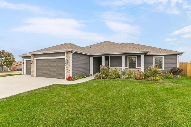 1202 Little Knife Dr, Lawrence, KS 66049