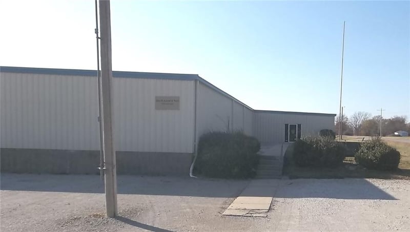 1021 Head Dr, Neodesha, KS 66757