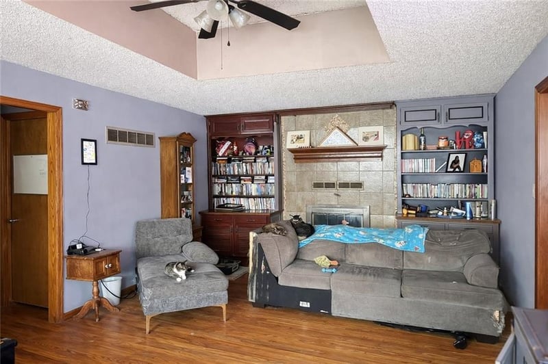 3320 Blue Ridge Blvd, Independence, MO 64052