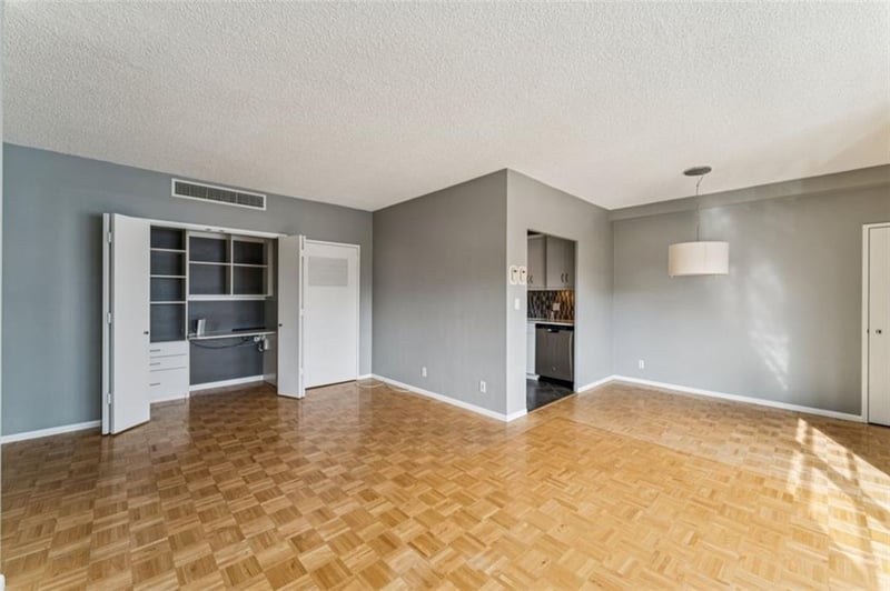 333 Meyer Blvd #504, Kansas City, MO 64113