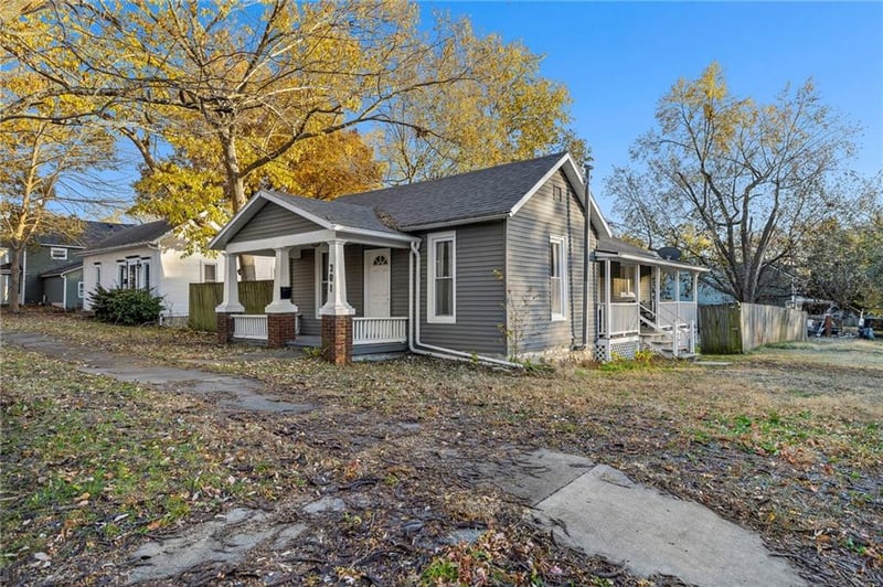 201 Miami St, Paola, KS 66071