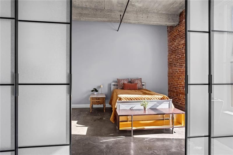 113 5th St #208, Kansas City, MO 64105