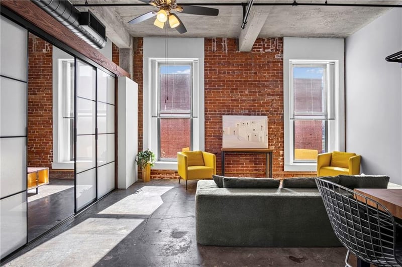 113 W 5th St #208, Kansas City, MO 64105