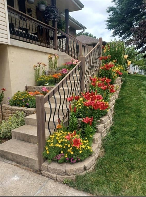 1138 Mulberry St, Lee's Summit, MO 64086