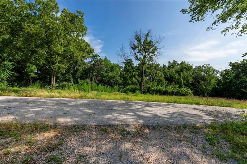 8560 Harrison St, Kansas City, MO 64131