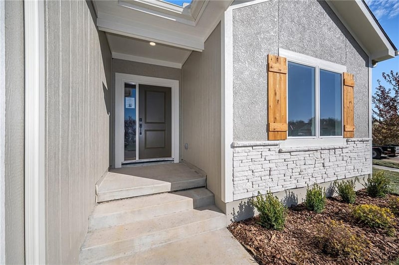 10101 Oakland Ave, Kansas City, MO 64157