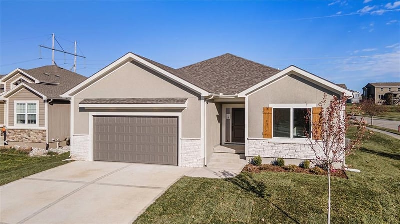 10101 Oakland Ave, Kansas City, MO 64157