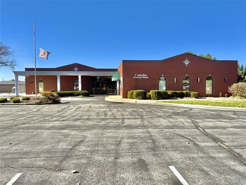 209 2nd St, Clinton, MO 64735
