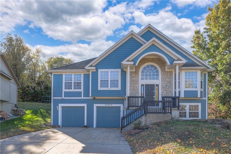21625 122 Ter, Olathe, KS 66061