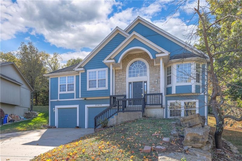 21625 122 Ter, Olathe, KS 66061