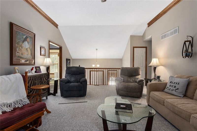 8302 77th Ter, Kansas City, MO 64152