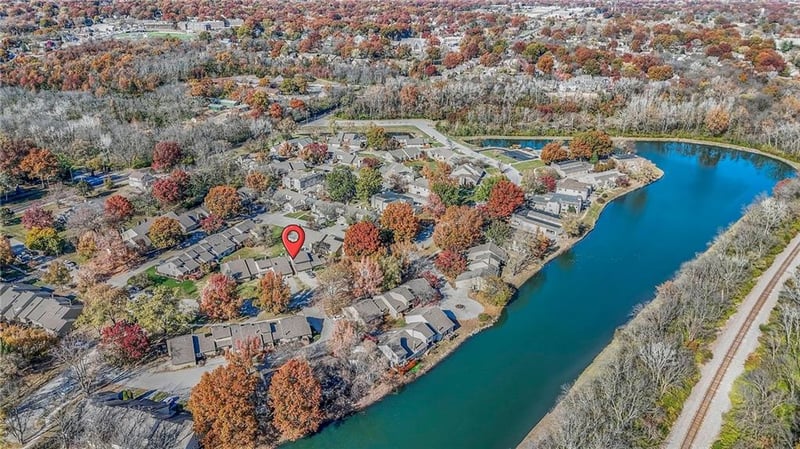 12202 Charlotte St, Kansas City, MO 64146