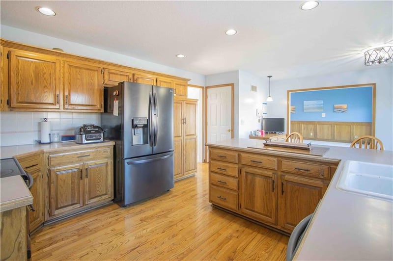 1219 Pembrooke Dr, Warrensburg, MO 64093