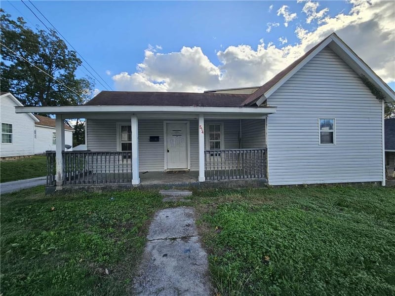 514 W Macon St, Carthage, MO 64836
