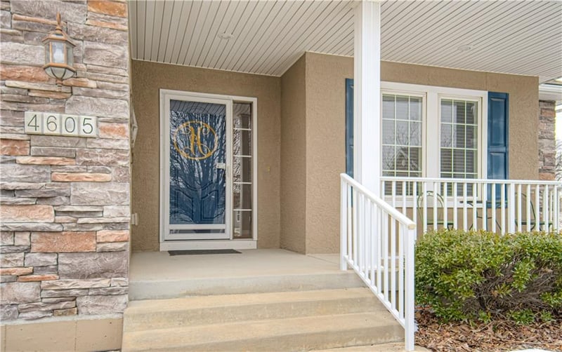 4605 Olympia Cir, Lee's Summit, MO 64082