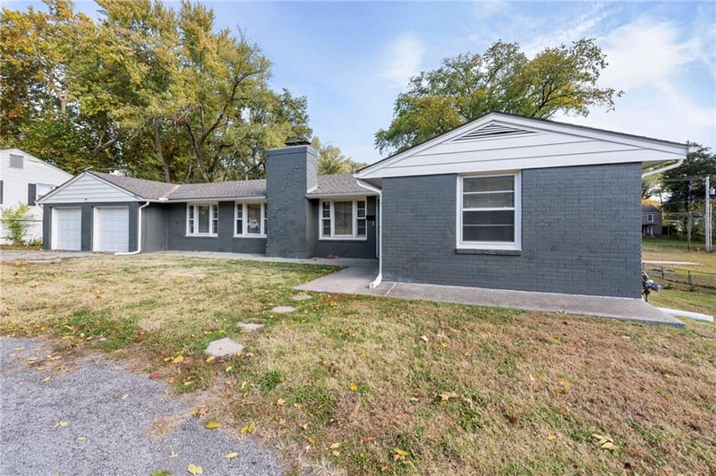 3401 Denton Rd, Independence, MO 64052