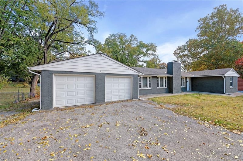 3401 Denton Rd, Independence, MO 64052