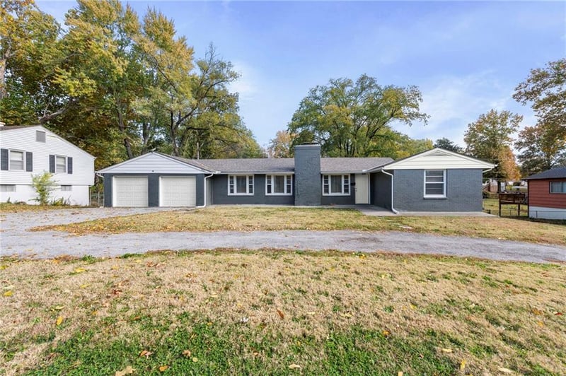 3401 Denton Rd, Independence, MO 64052