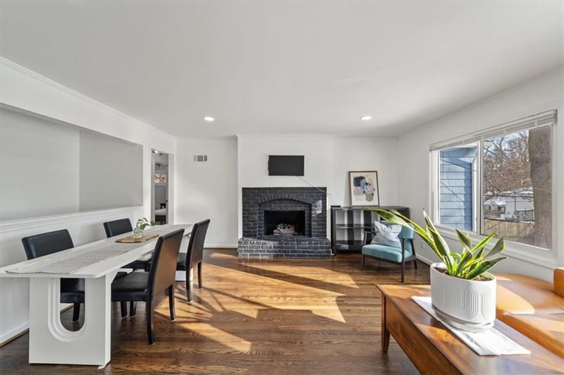 909 85th St, Kansas City, MO 64114