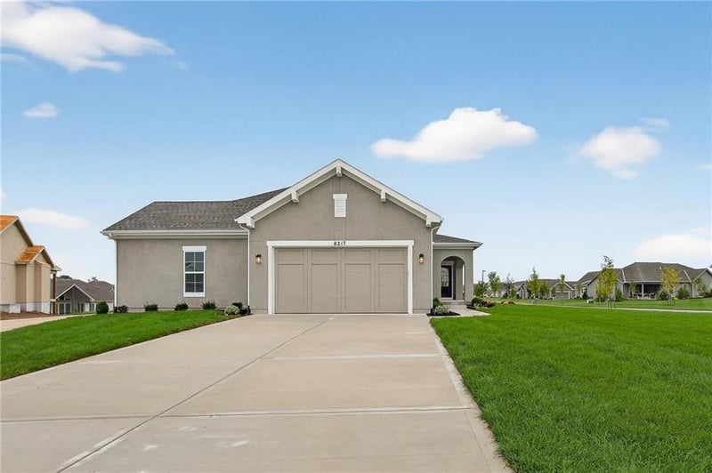 22210 82nd Ter, Lenexa, KS 66220
